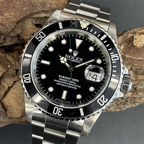 rolex perpetual date submariner è automatico|rolex submariner date 16610 price.